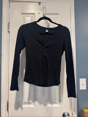 Old Navy Black Ribbed Long-Sleeve Henley Top